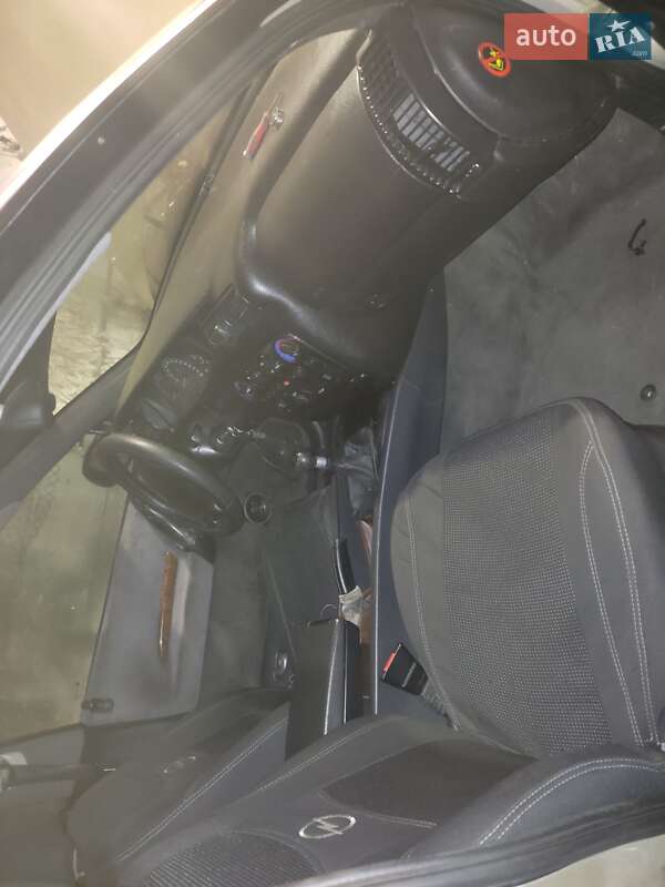 Седан Opel Omega 1995 в Киеве фото 23 Седан Opel Omega 1995 в Киеве