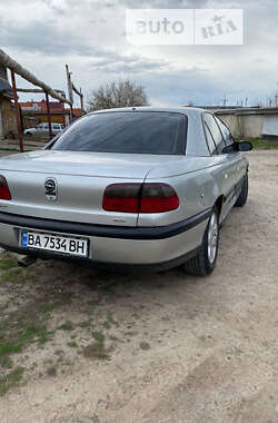 Седан Opel Omega 1998 в Южноукраинске