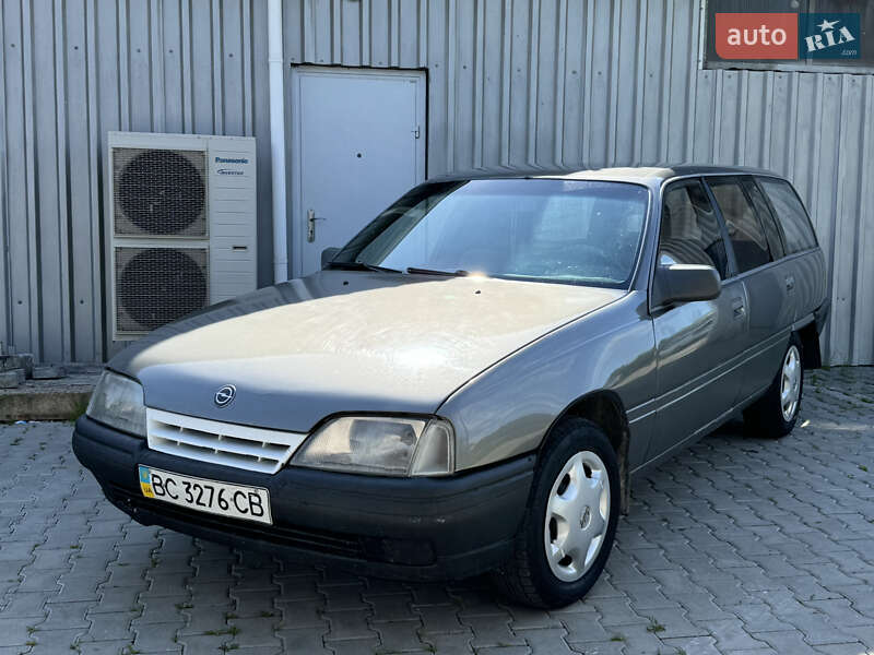 Универсал Opel Omega 1987 в Дрогобыче