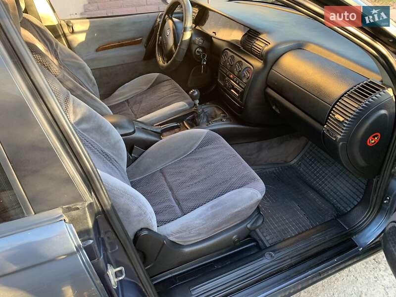 Универсал Opel Omega 1996 в Обухове