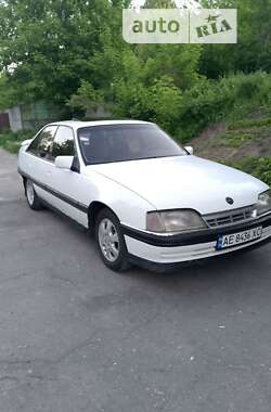 Седан Opel Omega 1992 в Каменском