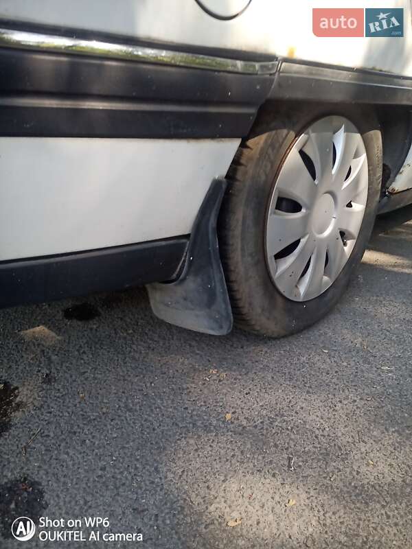 Седан Opel Omega 1993 в Днепре