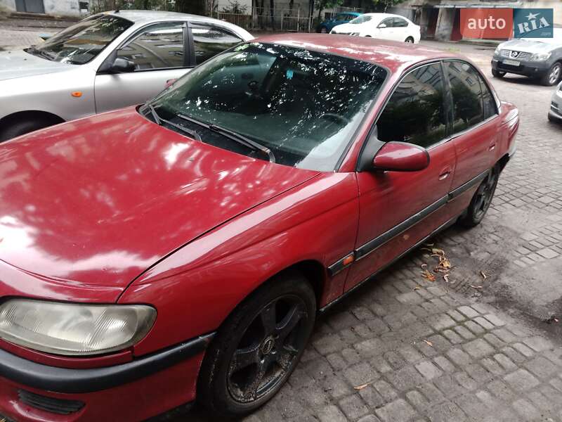 Седан Opel Omega 1995 в Львове