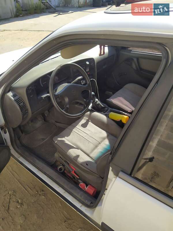 Универсал Opel Omega 1989 в Белгороде-Днестровском фото 2 Универсал Opel Omega 1989 в Белгороде-Днестровском