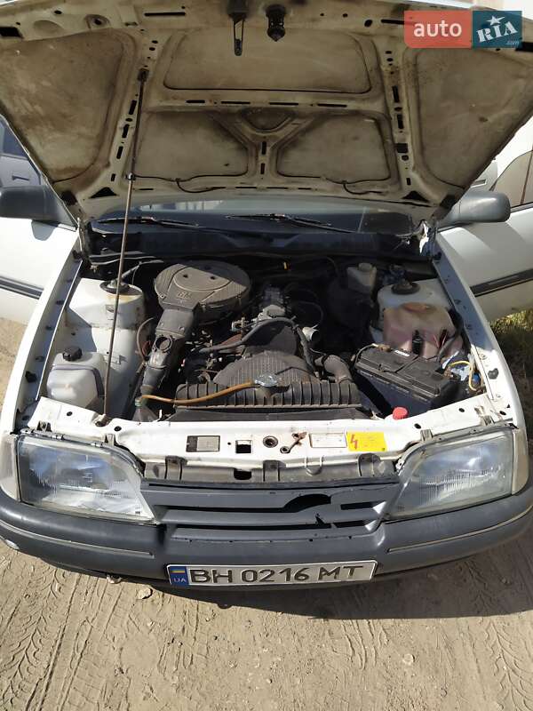 Универсал Opel Omega 1989 в Белгороде-Днестровском фото 7 Универсал Opel Omega 1989 в Белгороде-Днестровском