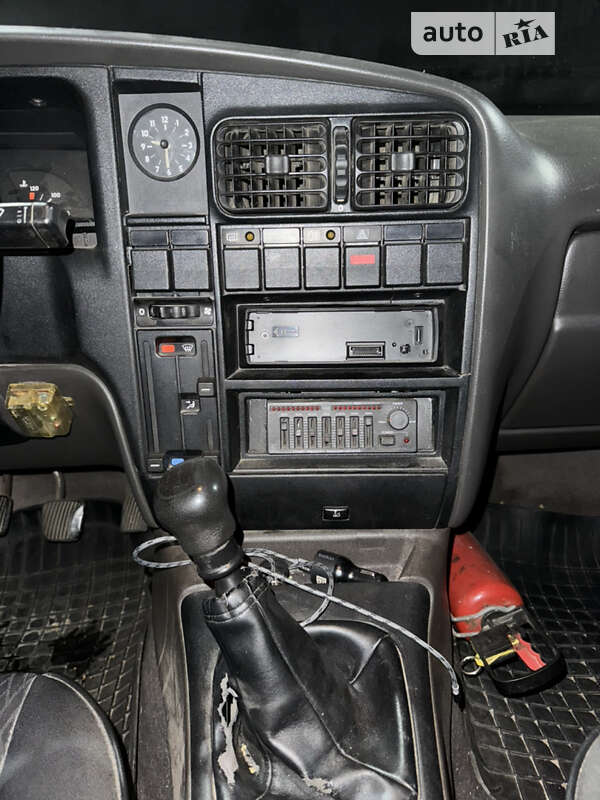 Седан Opel Omega 1988 в Львове