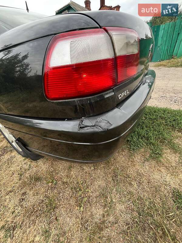 Седан Opel Omega 2002 в Сумах