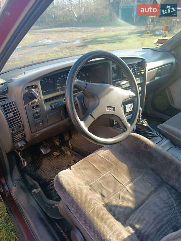 Седан Opel Omega 1990 в Гайвороні