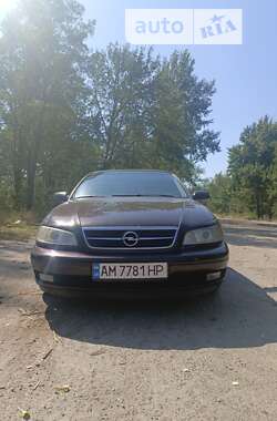 Седан Opel Omega 2000 в Довбиші