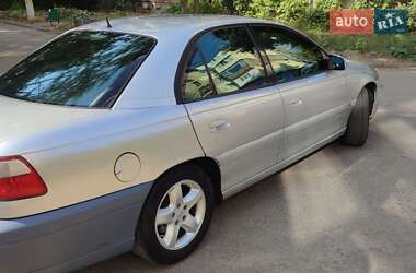 Седан Opel Omega 2001 в Харькове