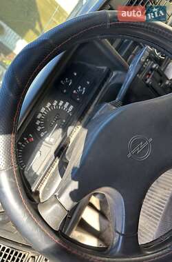 Седан Opel Omega 1989 в 