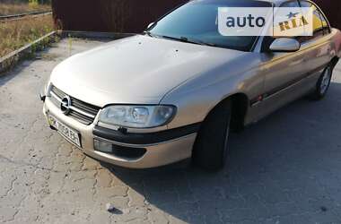 Седан Opel Omega 1998 в Вараші