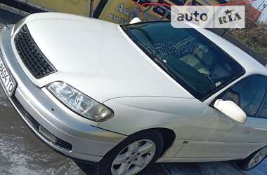 Седан Opel Omega 2001 в Иванкове