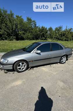 Седан Opel Omega 1995 в Деражне