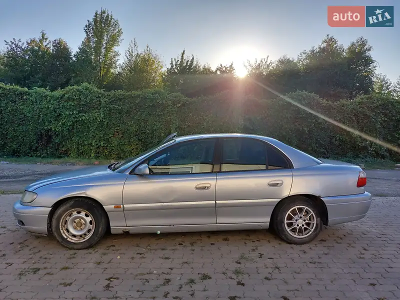 Opel Omega 2000