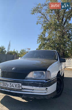 Универсал Opel Omega 1990 в Первомайске