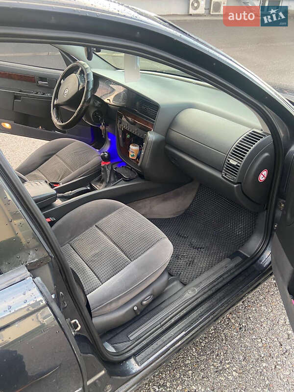 Универсал Opel Omega 1996 в Одессе