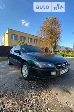 Седан Opel Omega 1995 в Жовкве