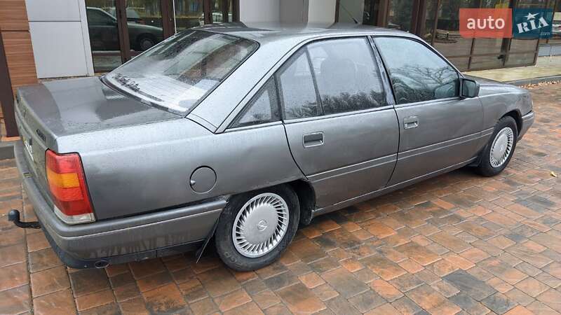 Седан Opel Omega 1987 в Полтаве
