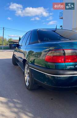 Седан Opel Omega 1996 в Нововолинську