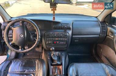 Седан Opel Omega 1996 в Нововолинську