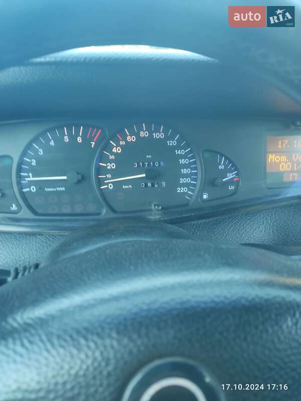 Седан Opel Omega 1996 в Каневе