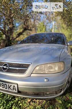 Седан Opel Omega 2000 в Волковинцы