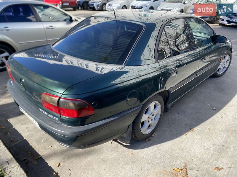 Седан Opel Omega 1999 в Львове