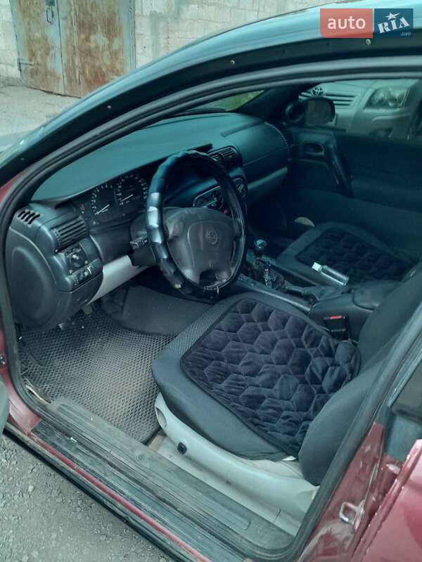 Седан Opel Omega 1995 в Днепре