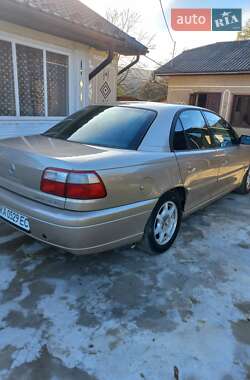 Седан Opel Omega 2000 в Бучаче