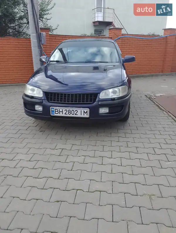 Opel Omega 2000