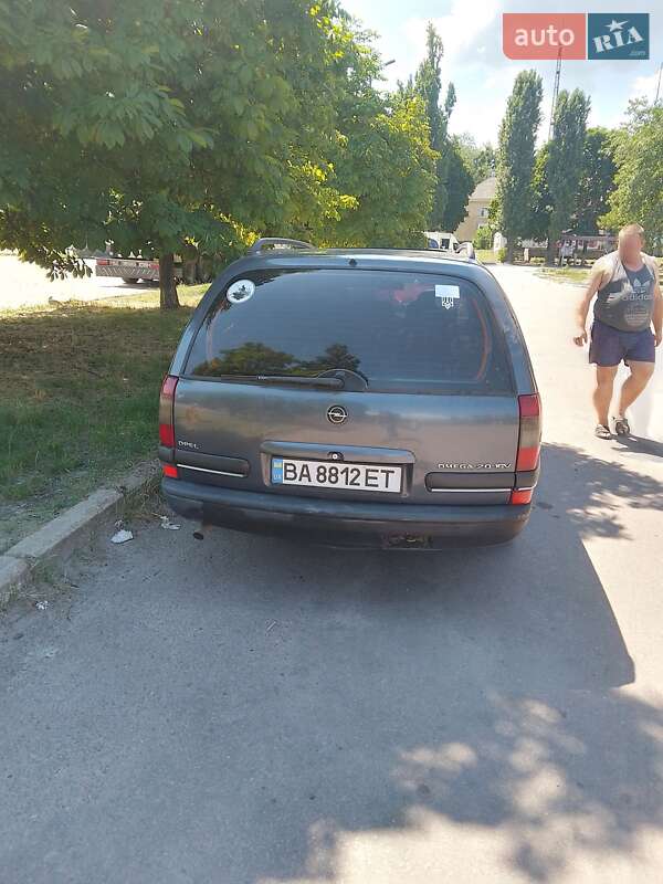 Седан Opel Omega 1995 в Світловодську
