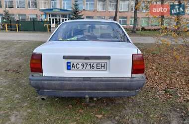 Седан Opel Omega 1988 в Камне-Каширском