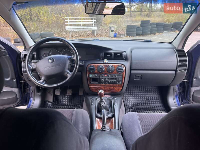 Седан Opel Omega 1999 в Кривом Роге