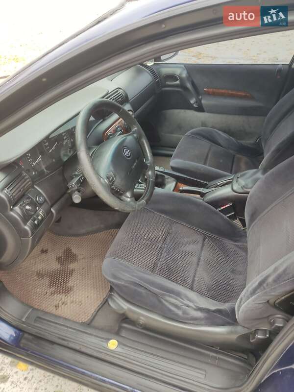 Седан Opel Omega 1999 в Каневе