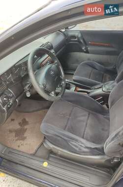 Седан Opel Omega 1999 в Каневе