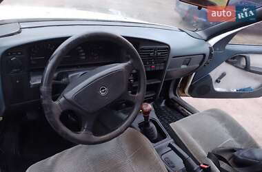 Седан Opel Omega 1987 в Сарнах