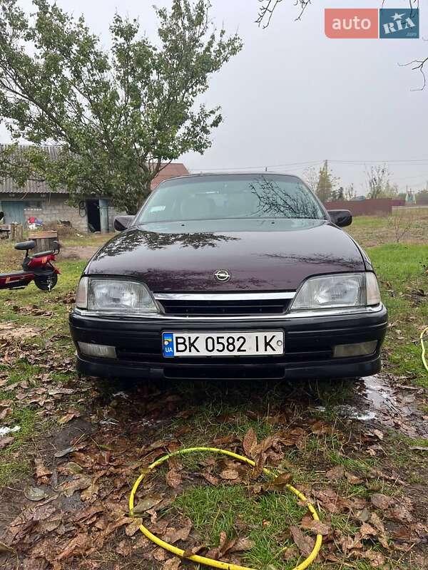 Седан Opel Omega 1991 в Вараші