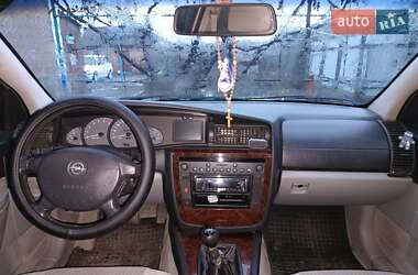 Седан Opel Omega 2001 в 