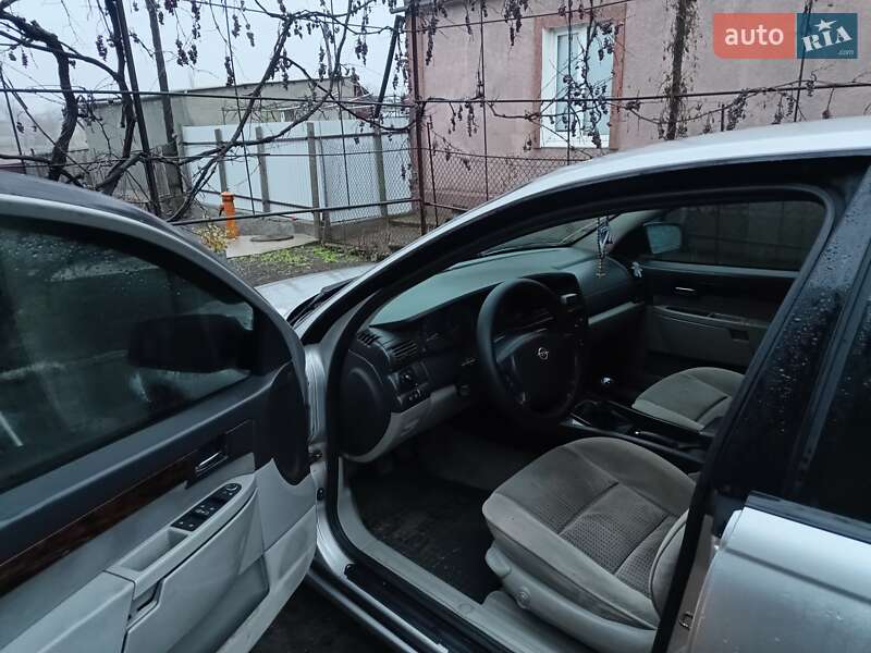 Седан Opel Omega 2001 в Казанці