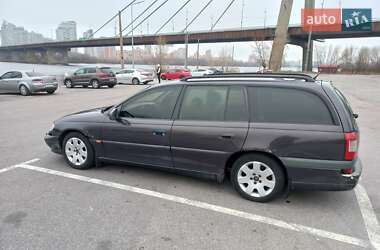 Універсал Opel Omega 2000 в 