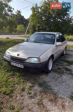 Седан Opel Omega 1987 в Володимирі