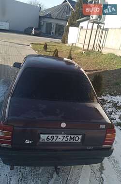 Седан Opel Omega 1990 в Коровии