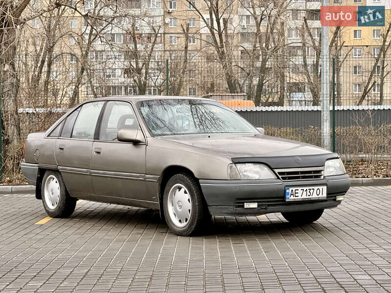 Седан Opel Omega 1989 в Кам'янському