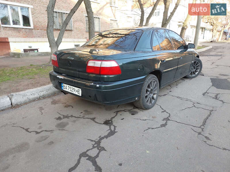 Седан Opel Omega 2002 в Александрие