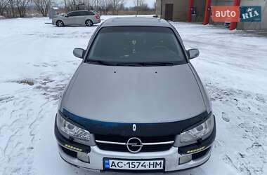 Седан Opel Omega 1994 в Нововолынске