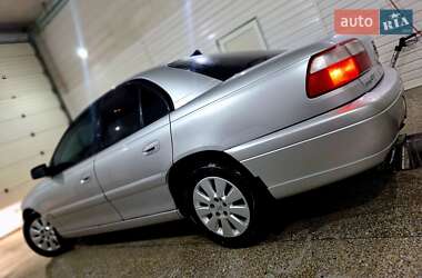 Седан Opel Omega 2002 в Чернівцях