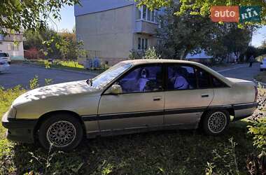 Седан Opel Omega 1993 в Гребінках