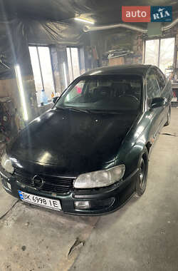 Седан Opel Omega 1996 в Володимирі