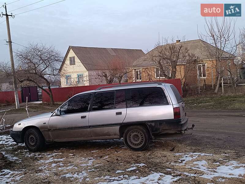 Універсал Opel Omega 1989 в Бершаді